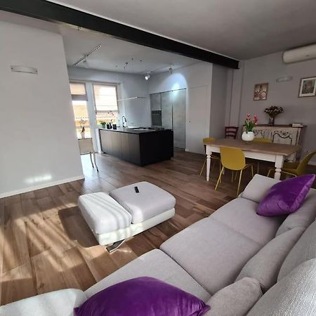 Cuore Di Alba Charming Apartment Luaran gambar