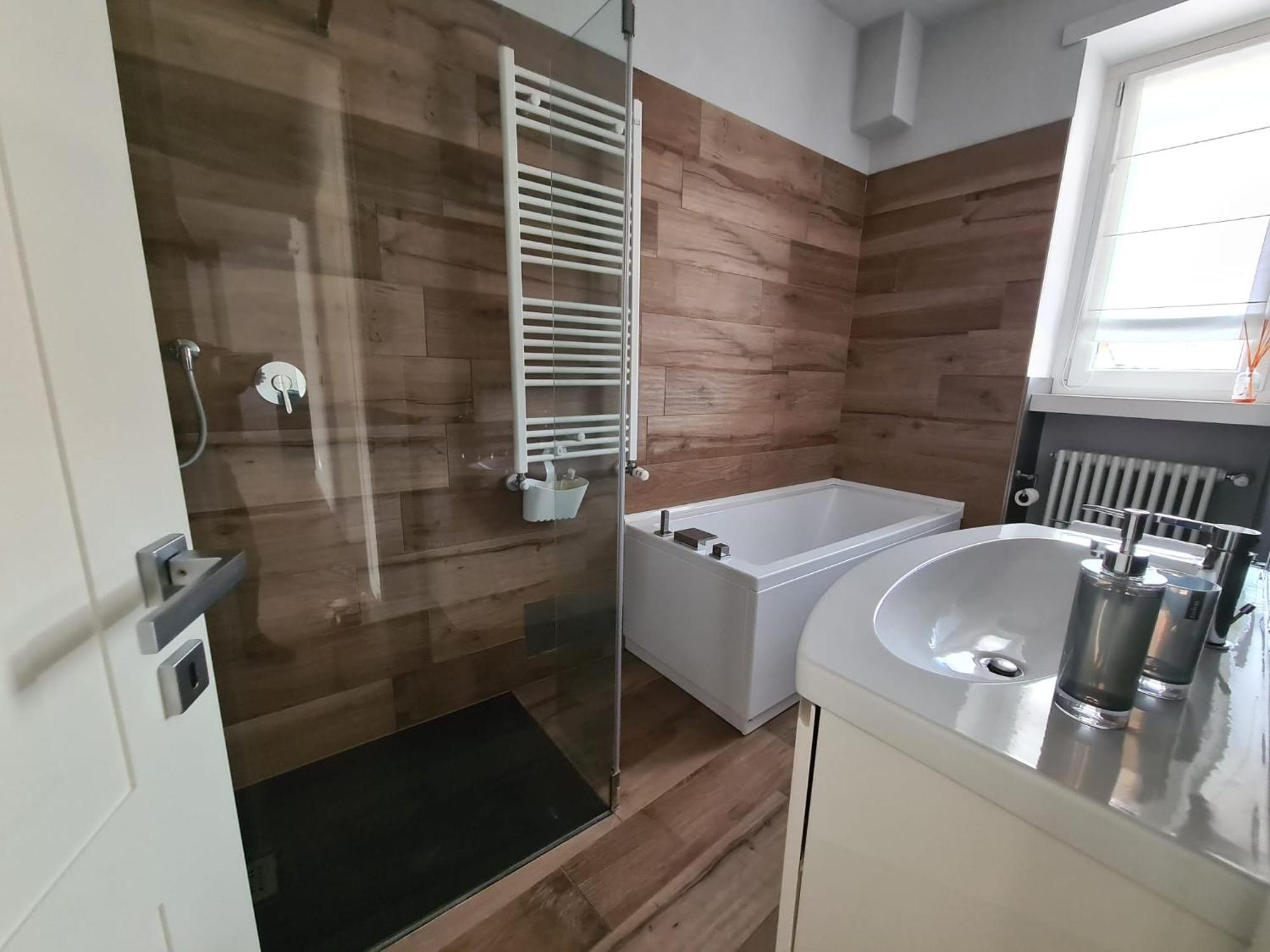 Cuore Di Alba Charming Apartment Luaran gambar