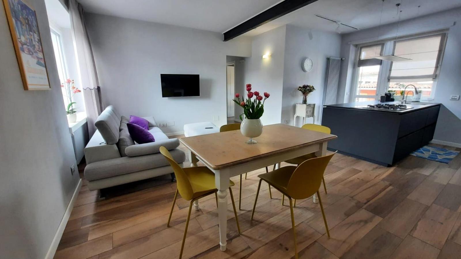 Cuore Di Alba Charming Apartment Luaran gambar