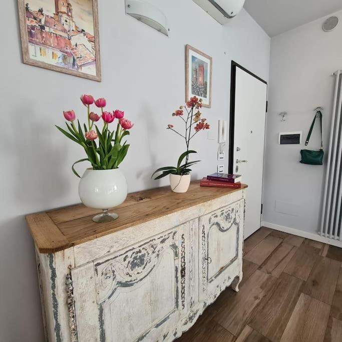 Cuore Di Alba Charming Apartment Luaran gambar