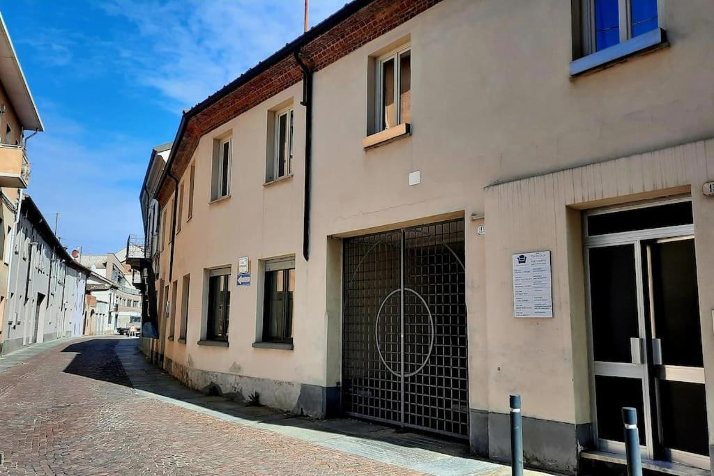 Cuore Di Alba Charming Apartment Luaran gambar