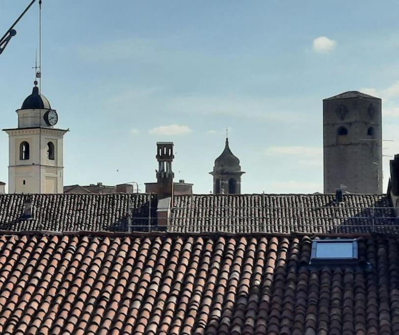 Cuore Di Alba Charming Apartment Luaran gambar